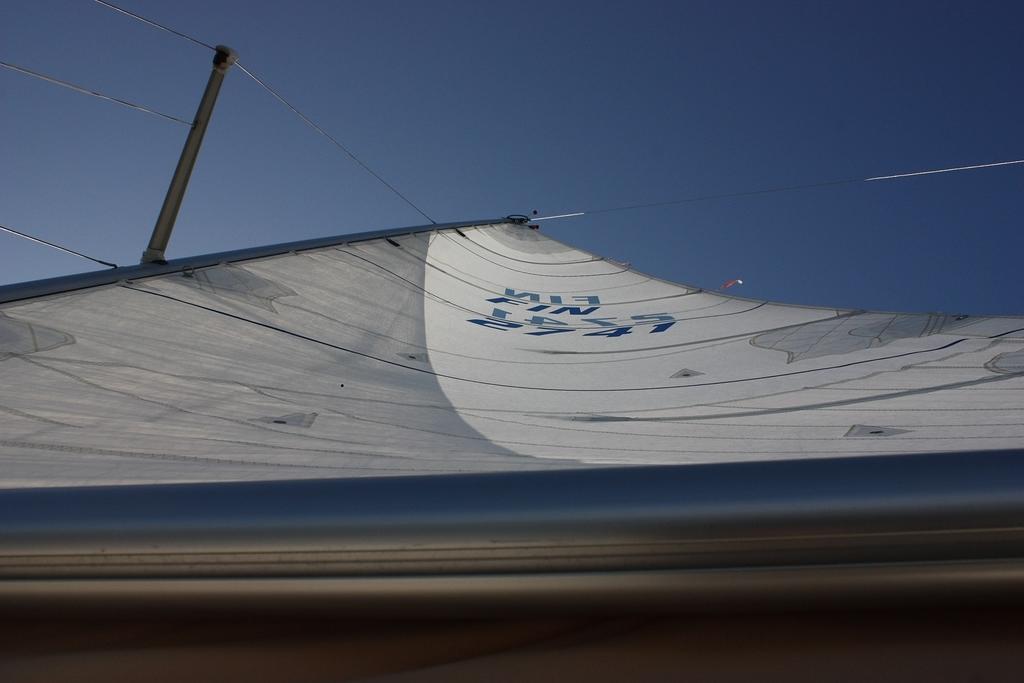 WB-sails dacron OD iso, 2005. 5 kautta takana.


Tässä mallissa kaksi läpilattaa

© Olli Niemi 2009