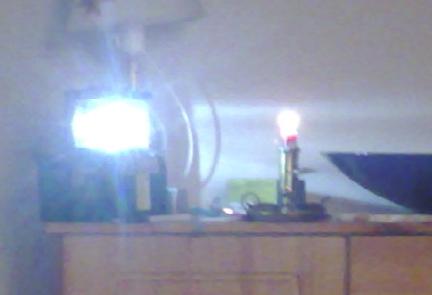 Palaahan se, oikealla 1 candela :)