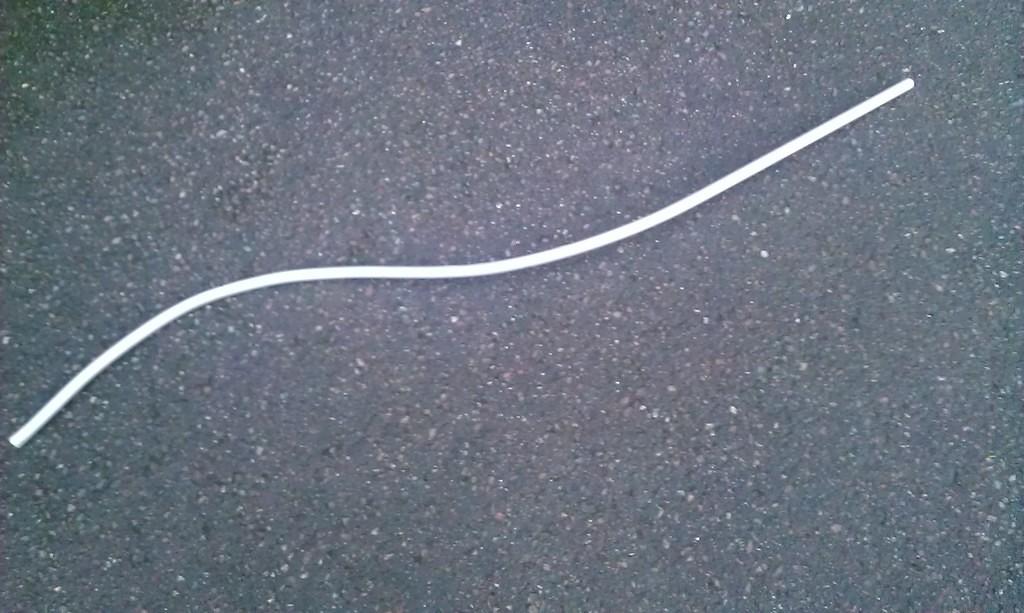 Tuon näköinen se Al-putki on kun sitä taivuttelin. Tuo on se ensimmäinen epäonnistunut kun halusin liikaa ja katkaisin se päästä