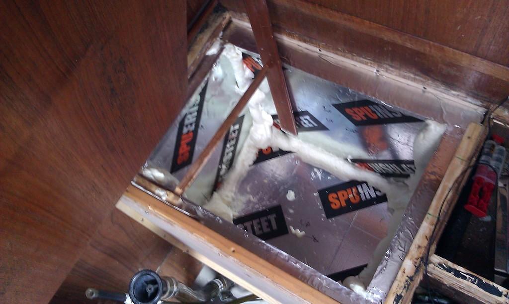 18.5 Sika uusi tuote on joku flex PU-vaahto pullossa jonka ei pitäisi turpoa kuin 30%. No, noinhan siinä sitten kävi. Kärsivälli