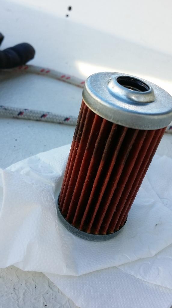 20150727 Suodin, joka on ollut käytössä ainakin sitten 1999. Muistuttakaa 60v synttäreilläni että pitää vaihtaa dieselsuodatin.