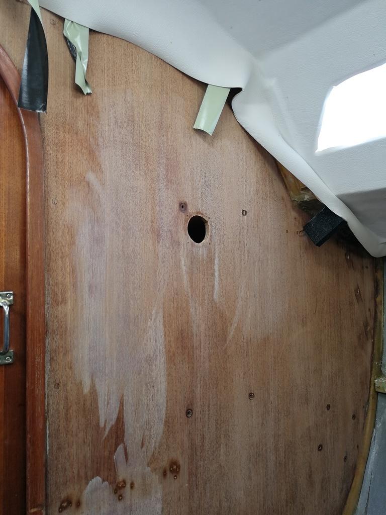 27.5 jotain oli tapahtunut vielä käsittelyn jälkeen. Pyyhin sitten vedellä ja rätillä laipiota monta kertaa