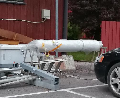 6.3 Noista pukeista sai hyvän telineen mattorullalle
