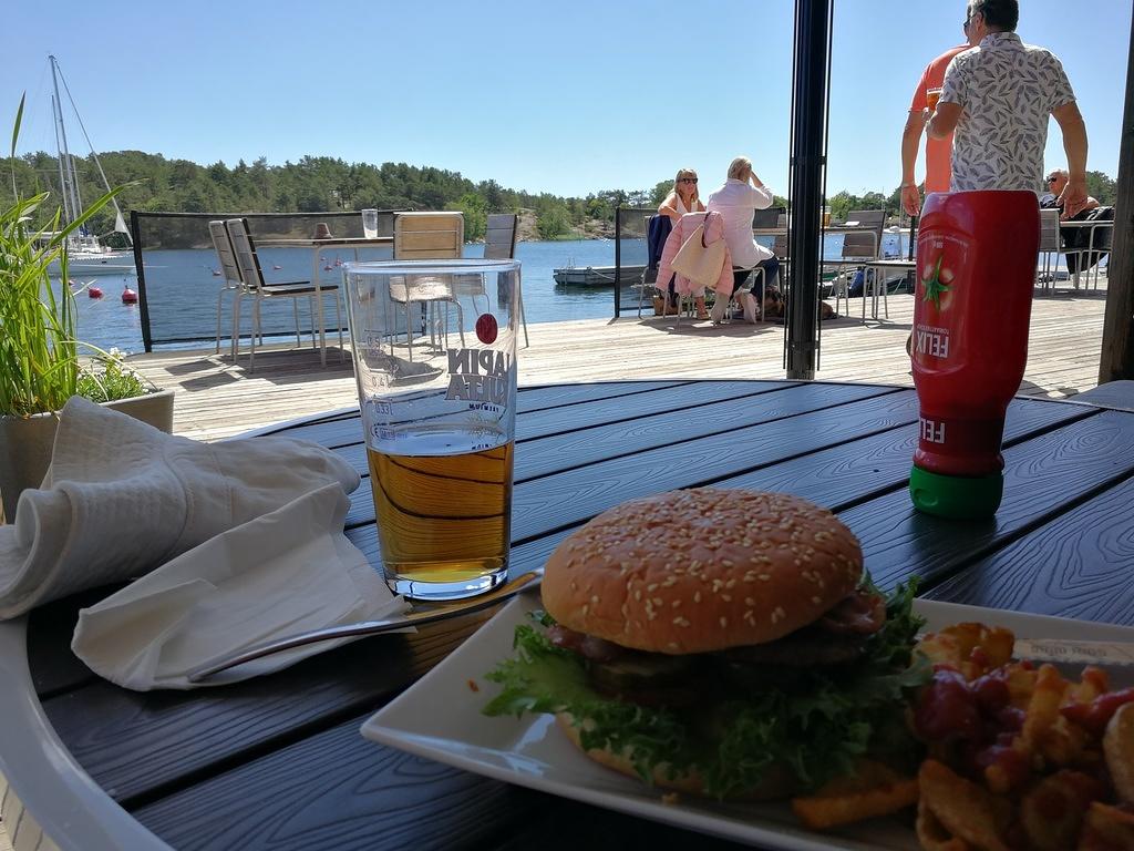 6.7 Korpoströmissä saa yllätys yllätys hampurilaisia