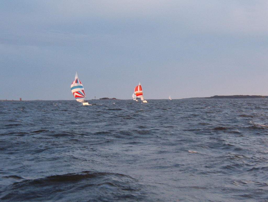 Spinnustrekkiä Onaksen Portin jälkeen. 
Noin 9-10m/s.