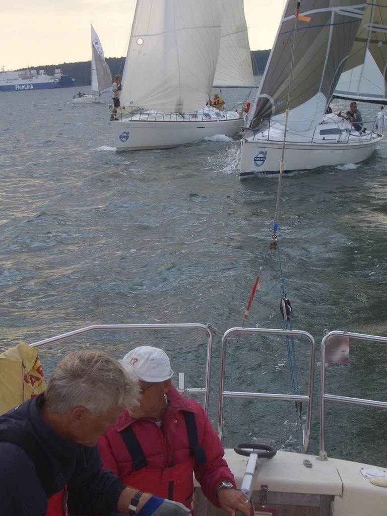 CIMG0224
 
Arkki saapuu alueelle Toin ja RunAwayn takana

© Niku Wärnhjelm