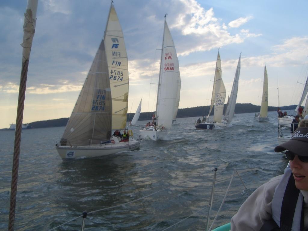 CIMG0227
 Charlotta, IW31 takana, Toi, Esteri, Xanthe, FunFirst
© Niku Wärnhjelm