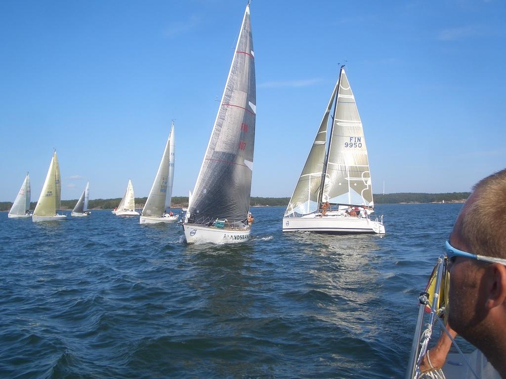 CIMG0585
   Startin jälkeisiä hetkiä
© Niku Wärnhjelm