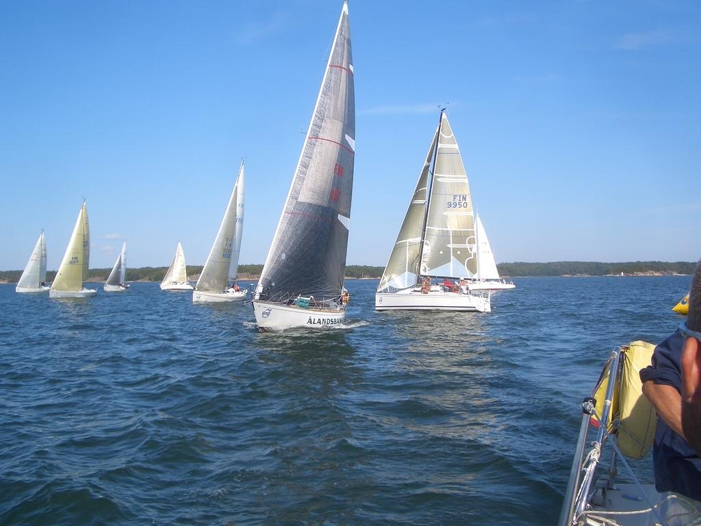CIMG0586
   Startin jälkeisiä hetkiä
© Niku Wärnhjelm