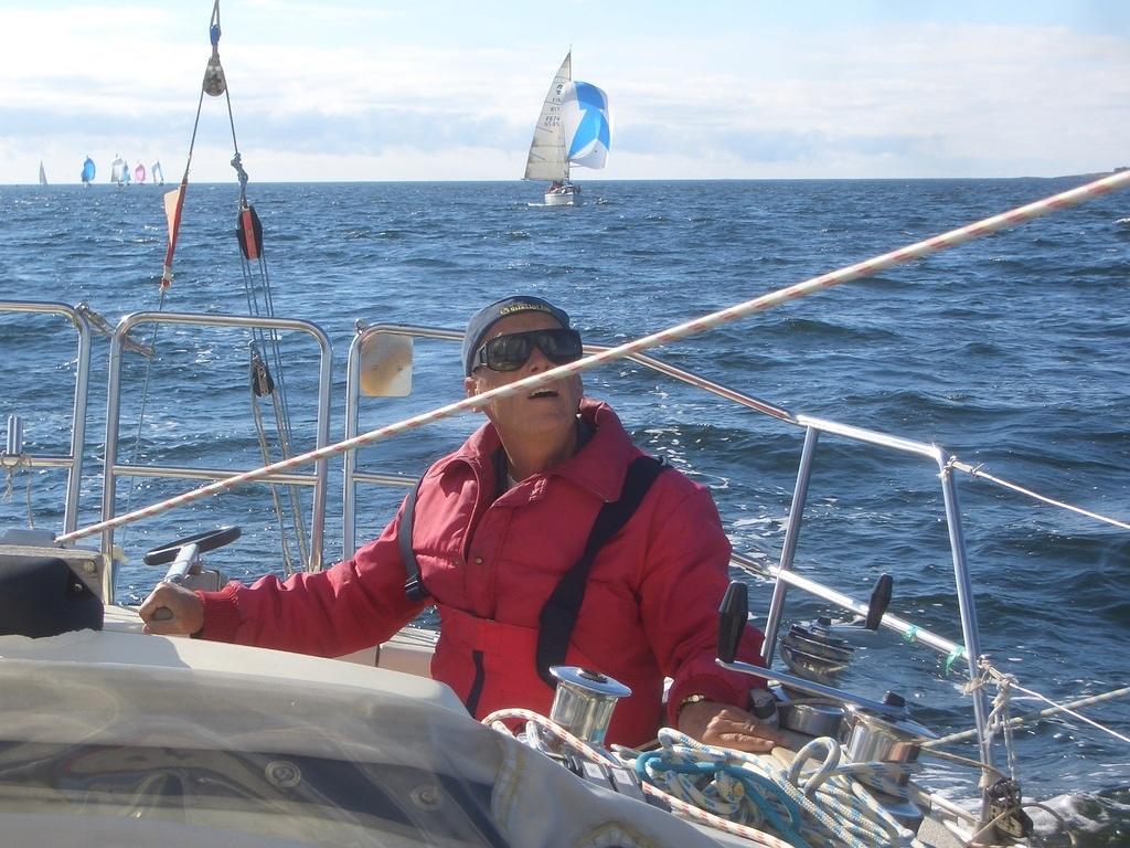 CIMG1801
Saaristoradan ensimmäinen lenssi, Charlotta takana
© Niklas Wärnhjelm (FiftyFun)