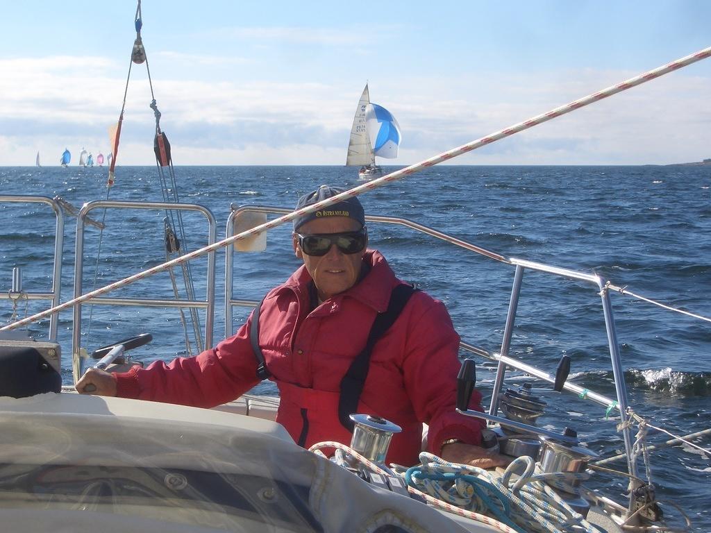 CIMG1803
Saaristoradan ensimmäinen lenssi, Charlotta takana
© Niklas Wärnhjelm (FiftyFun)