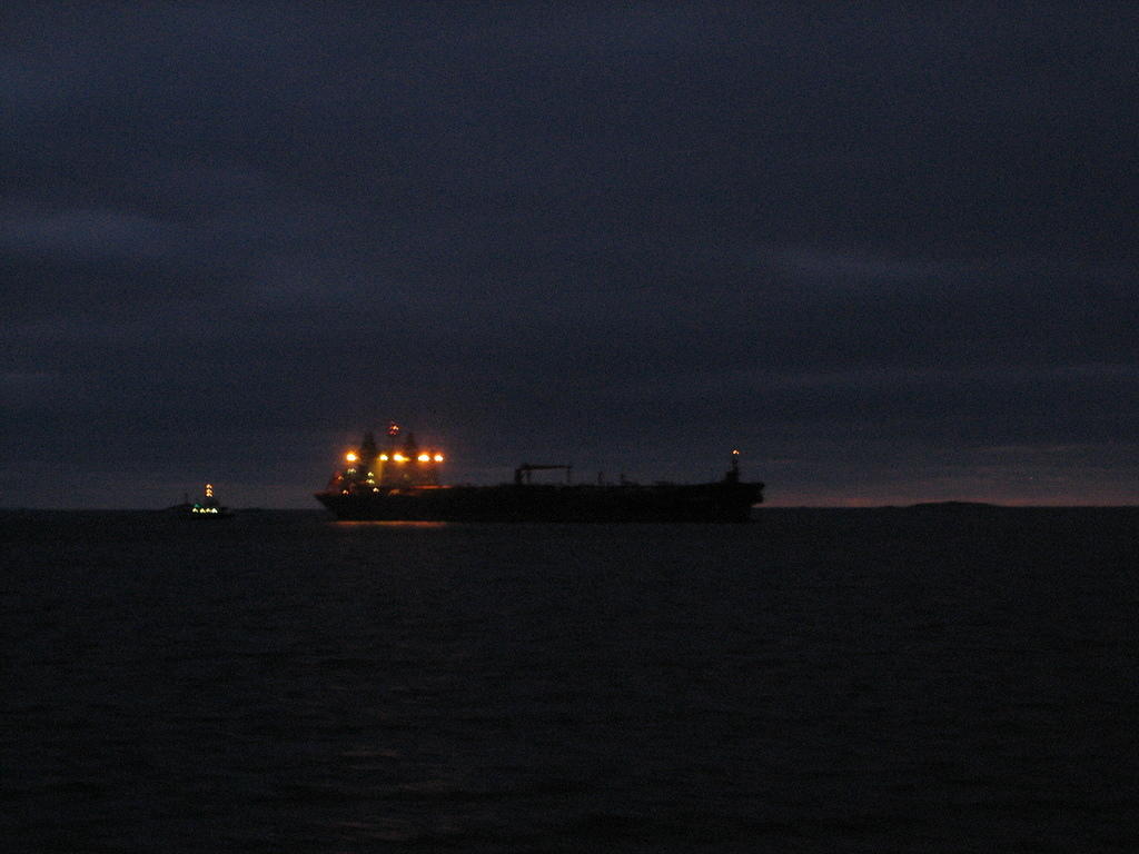 Huolimatta taantumasta, kauppaliikenne tuntui yhä varsin vilkkaalta ja Utö on luotsiasemana ensimmäinen Pit-stop kaikille Turkuu