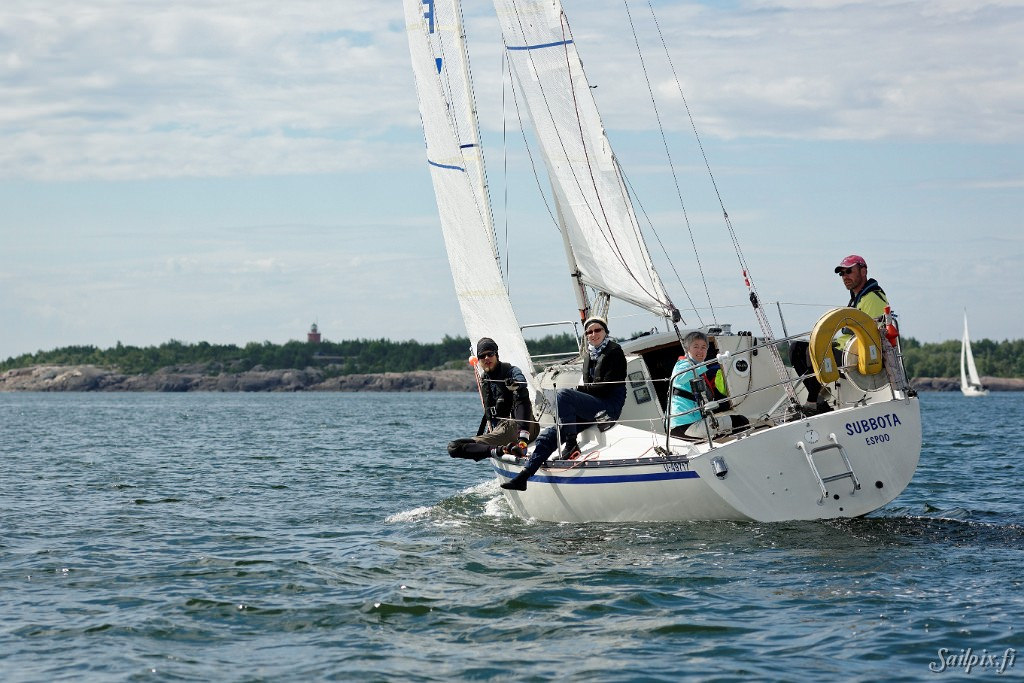 Light wind sailing - feels summer. LYS2 race at Hanko Regatta 2016.