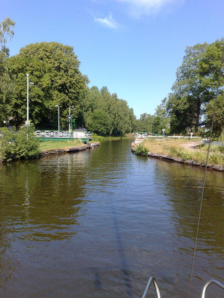 Yksi lukuisista silloista, joiden avaus hoidettiin etänä ja kulku liikennevaloilla. Copyright @ Raimo Puustinen