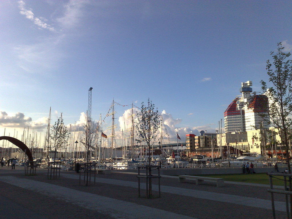 Göteborgin satama keskellä kaupungin keskustaa. Copyright @ Raimo Puustinen