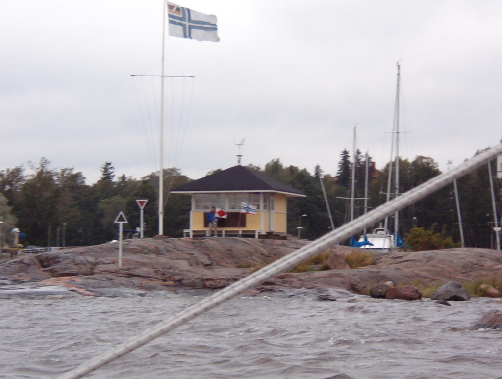 Charlotta tulossa viivallle, 1:28 jäljellä.