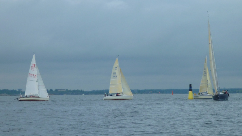 WHC 5/2011, Bajanin kannelta Melkin eteläpuolella.
Perässä: Blue Cafe, Merelli, Charlotta ja Kikka