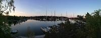 Panorama Arholma Österhamn, paljon veneitä redillä. Vaikka nyt ei ollut paljon veneitä. Tämä voi olla aivan täynnä