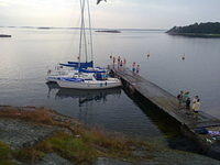 FEneet laiturissa kisan jälkeen, vain kolme jäi.

© Harald 2010