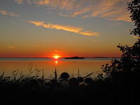 Näitä auringonlaskuna on näköjään kuvattu

© Réa Maxwell 2010