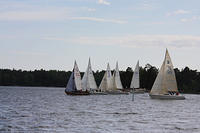 WHC 3/2012

T-mini, Bajan, Olga, Lisbeth, tuntematon ja Charlotta lähtemässä

© Janne Timonen 2012